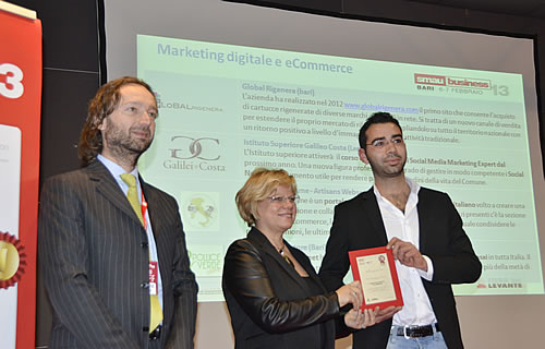 Gianfranco Chiapperini ritira il premio ICT a Smau Bari